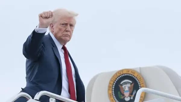 Trump Announces Intention to Annex the Strait of Hormuz and Describes Naval Blockade on Iran as "Steel"